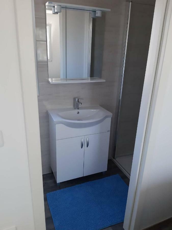 Mobile Home Tina Tisno Exterior foto