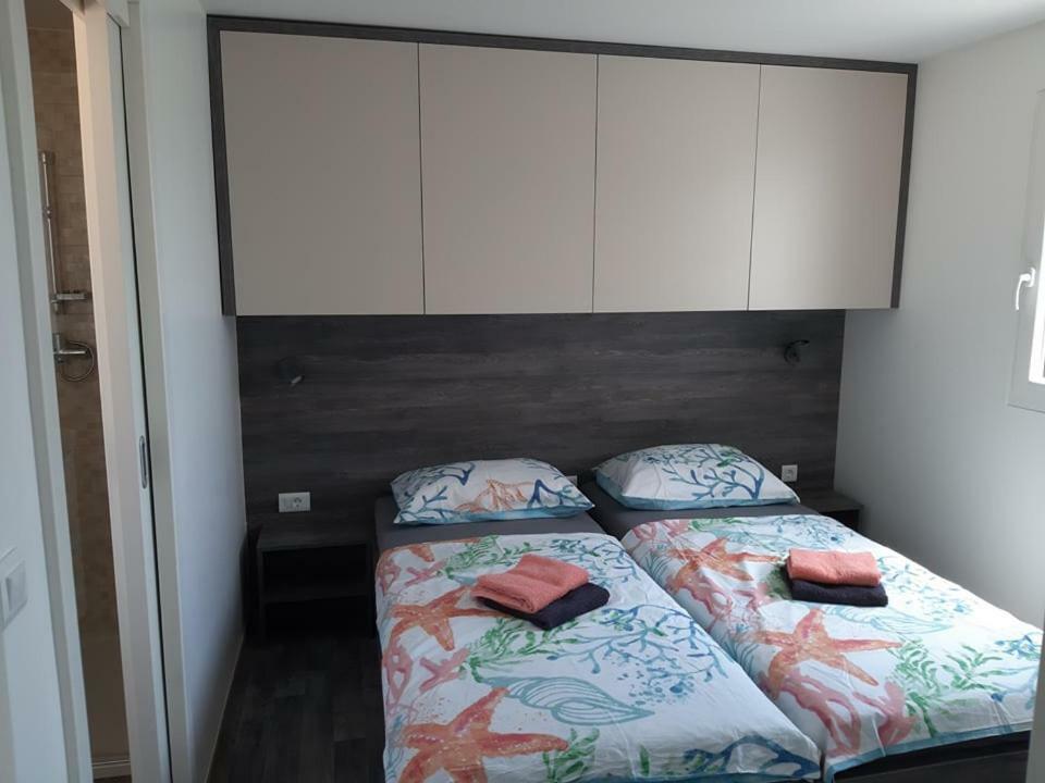 Mobile Home Tina Tisno Exterior foto